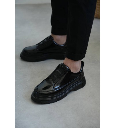 KB-703 Kuback Kömür Rugan Lastikli Günlük Erkek Ayakkabı KB-703 Kuback Kömür Rugan Lastikli Günlük Erkek Ayakkabı